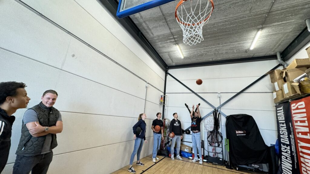 inspanning teamplayers bij showcase basketball